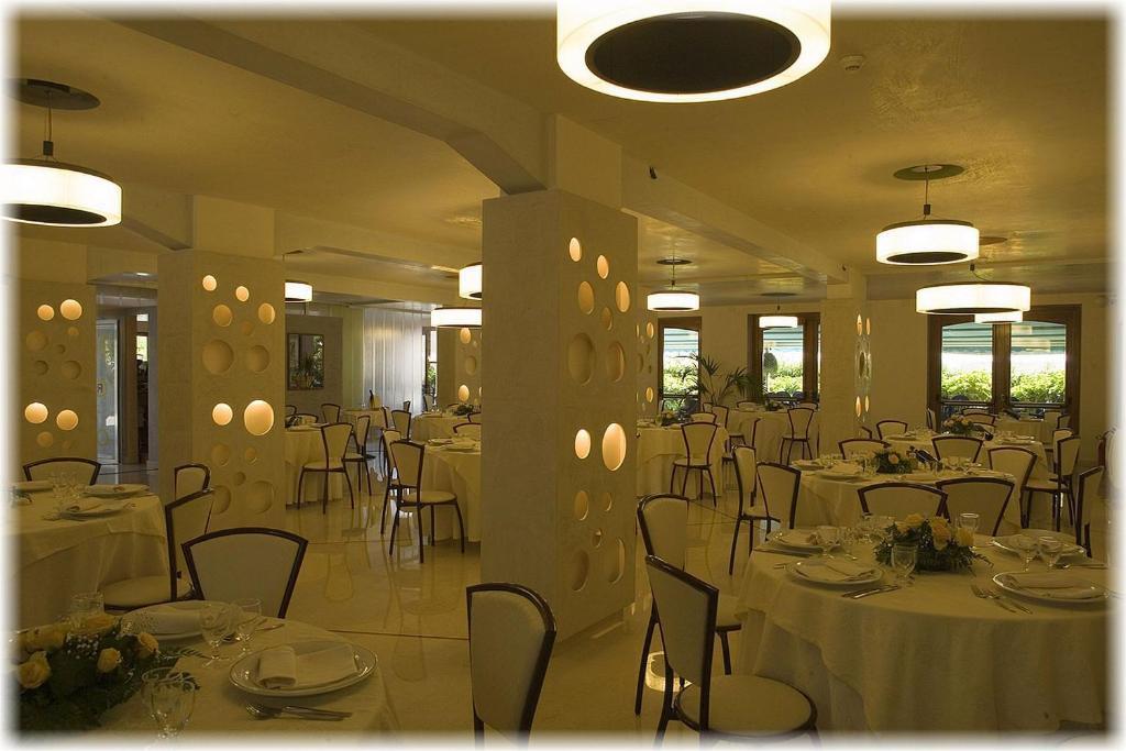 Hotel Ristorante Cavaliere Scario Eksteriør bilde