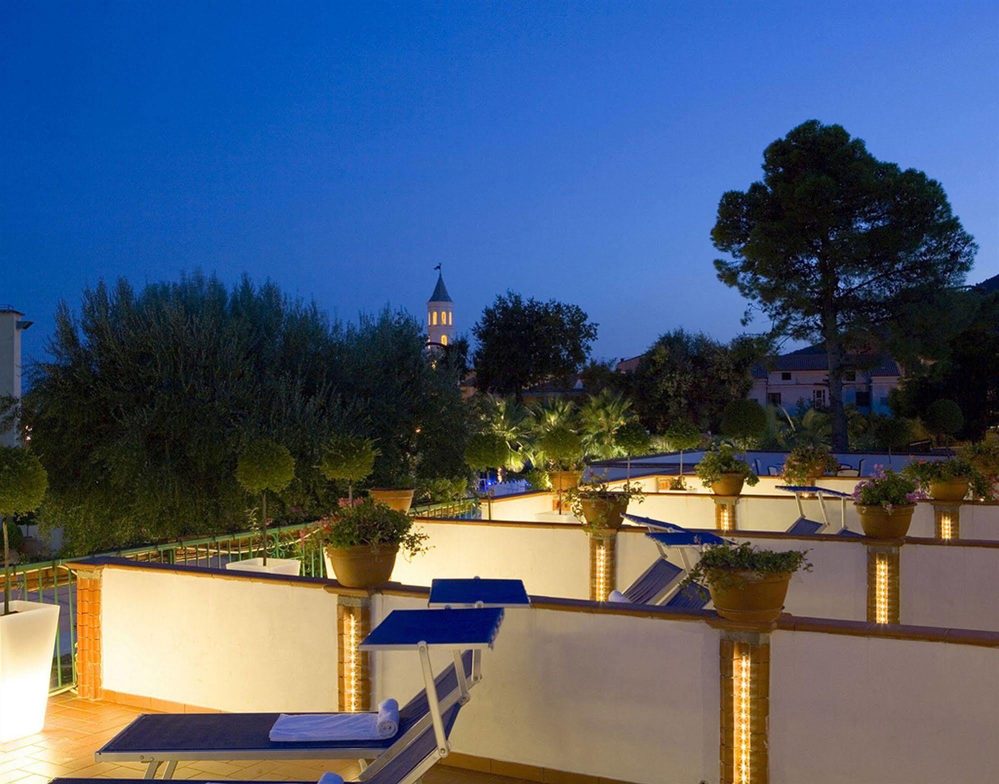 Hotel Ristorante Cavaliere Scario Eksteriør bilde