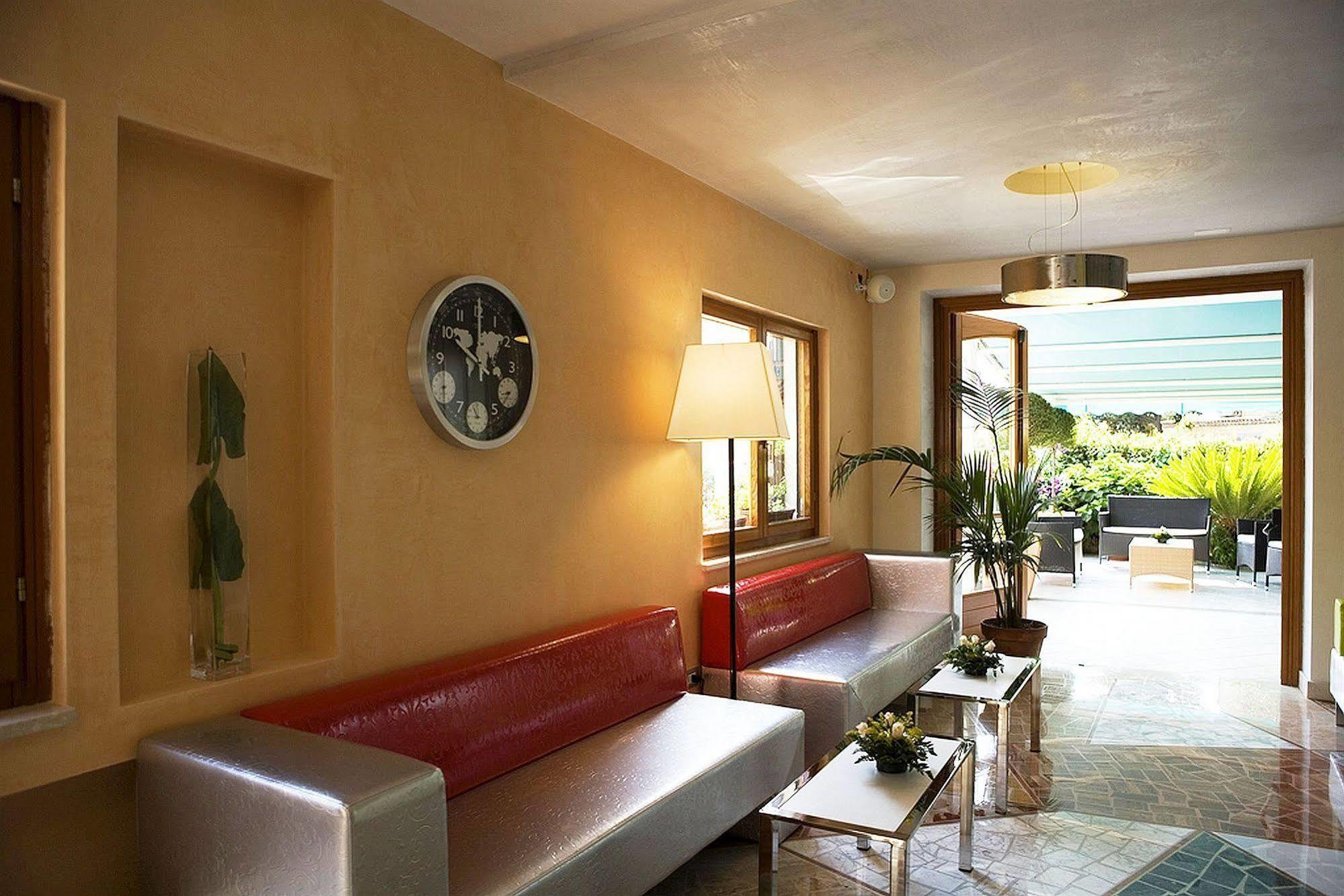 Hotel Ristorante Cavaliere Scario Eksteriør bilde