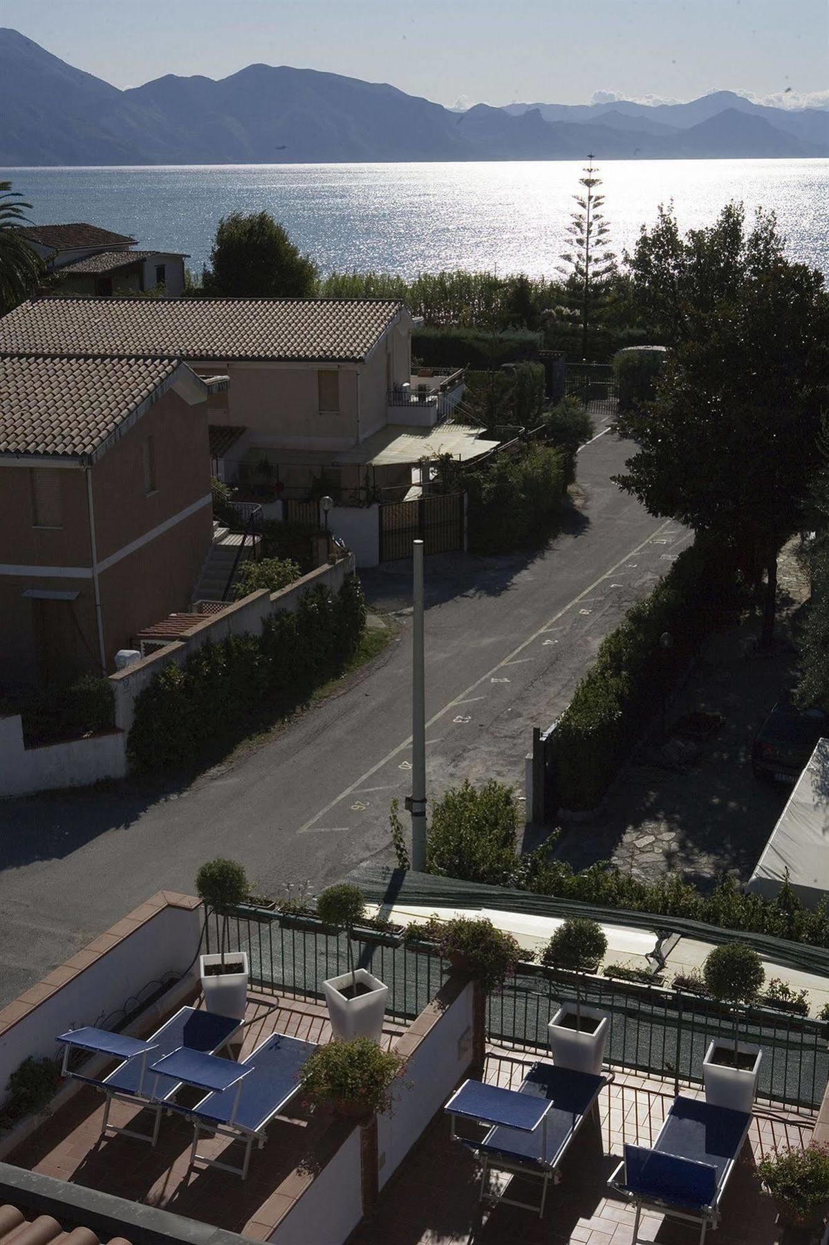 Hotel Ristorante Cavaliere Scario Eksteriør bilde